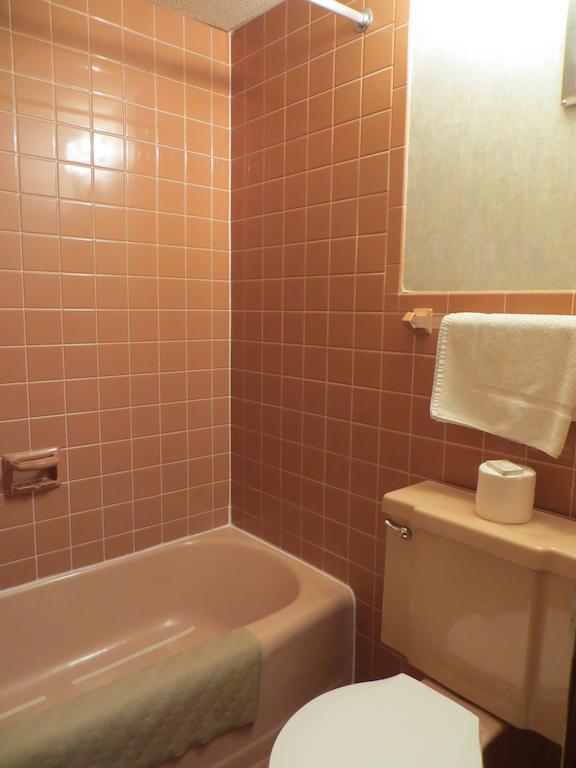 Midtown Western Inn - カーニー 部屋 写真