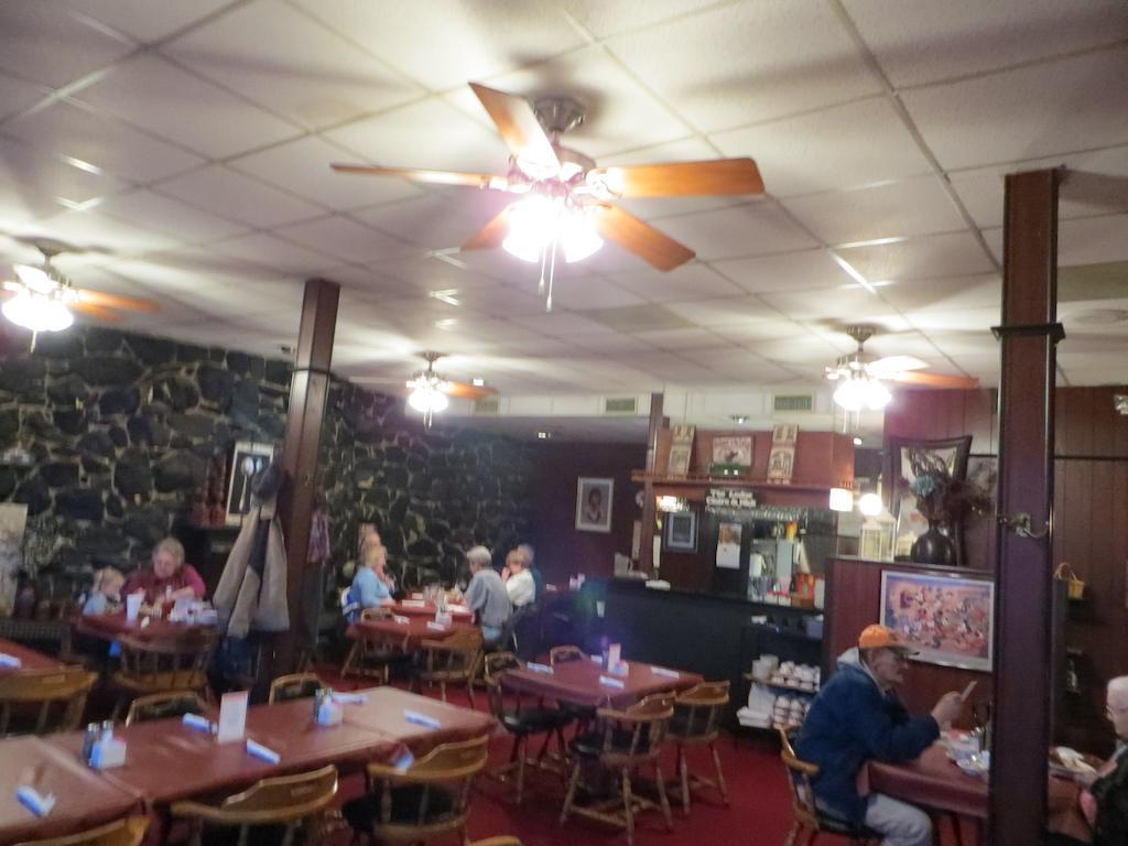 Midtown Western Inn - カーニー エクステリア 写真
