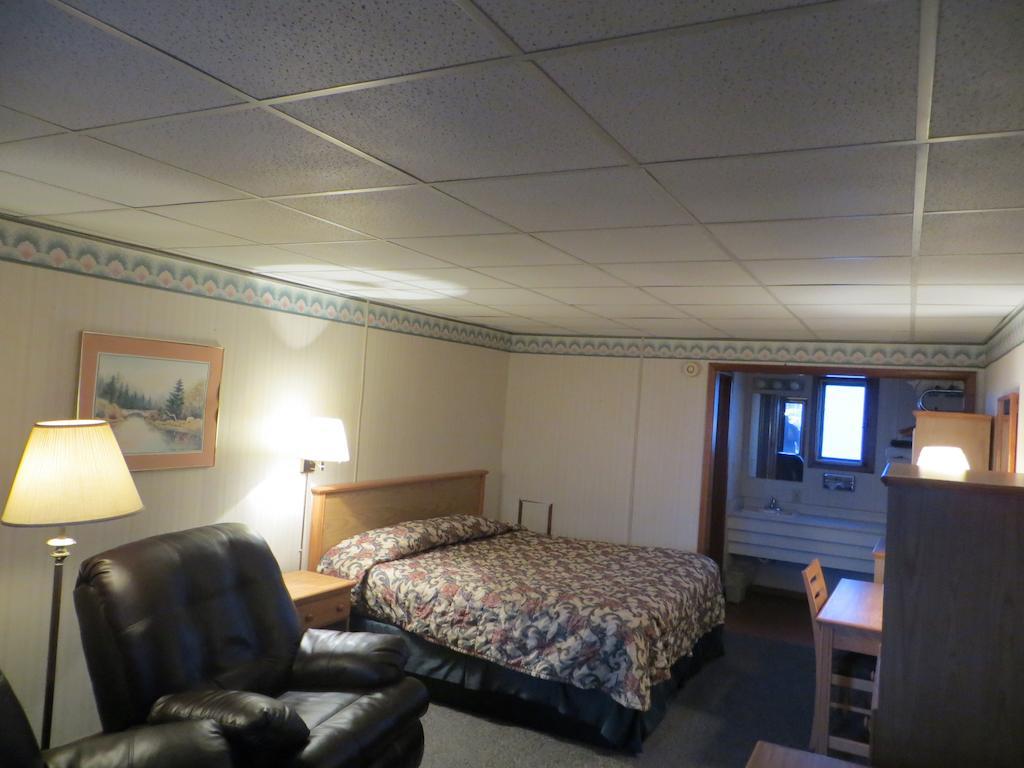 Midtown Western Inn - カーニー 部屋 写真