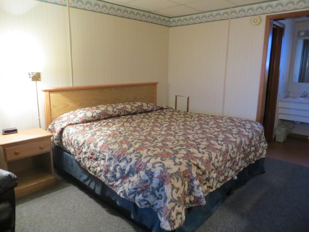 Midtown Western Inn - カーニー 部屋 写真